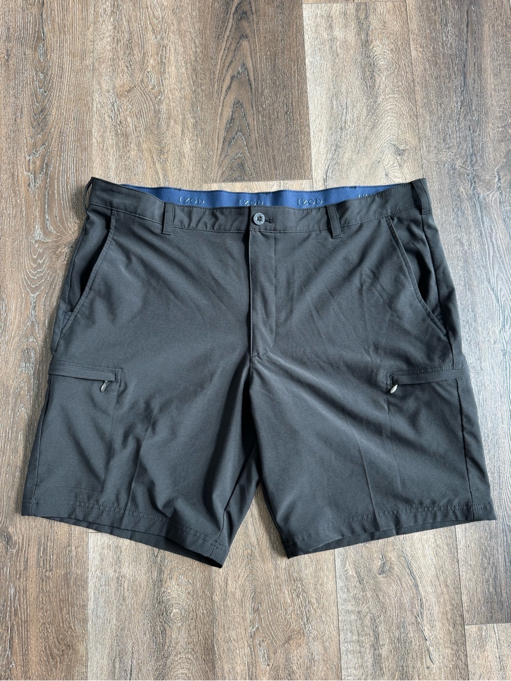 IZOD Golf Black Performance Shorts Men’s size 42
